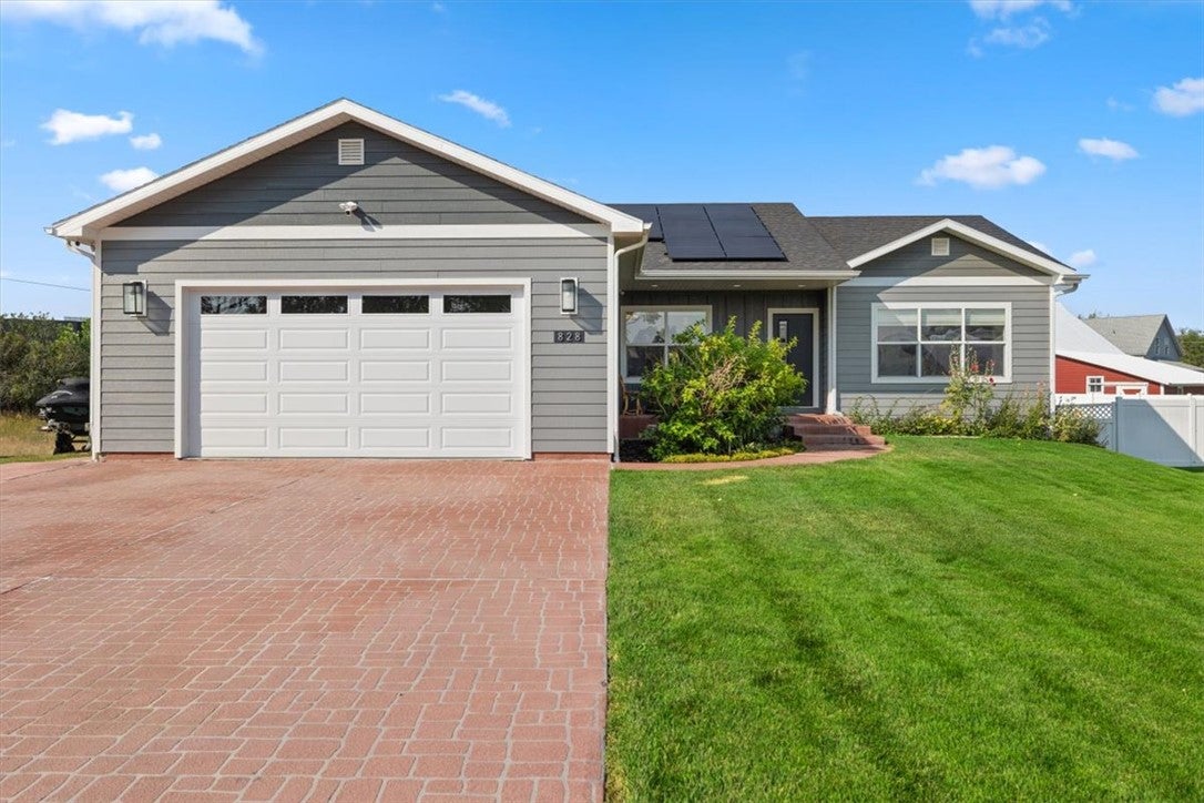 828 Troy Circle