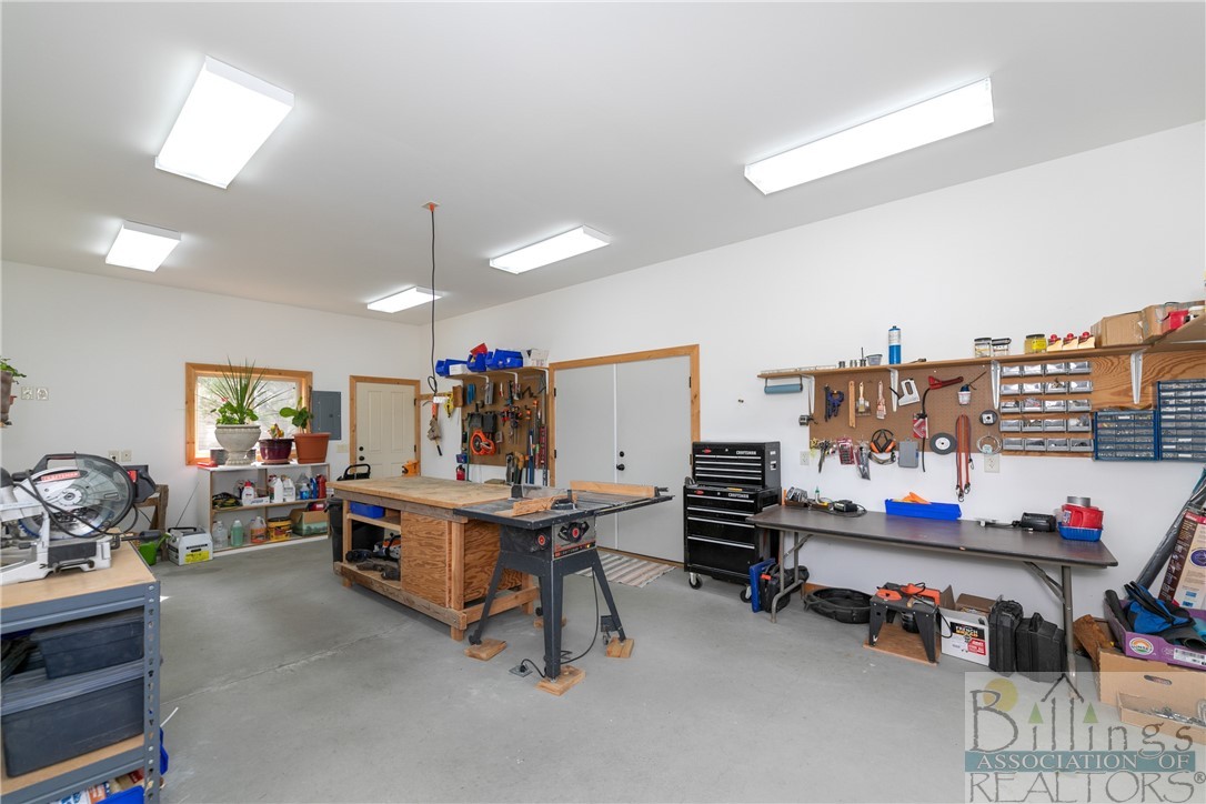 Laurel, Montana 59044, United States, 5 Bedrooms Bedrooms, ,3 BathroomsBathrooms,Residential,Pending,62943