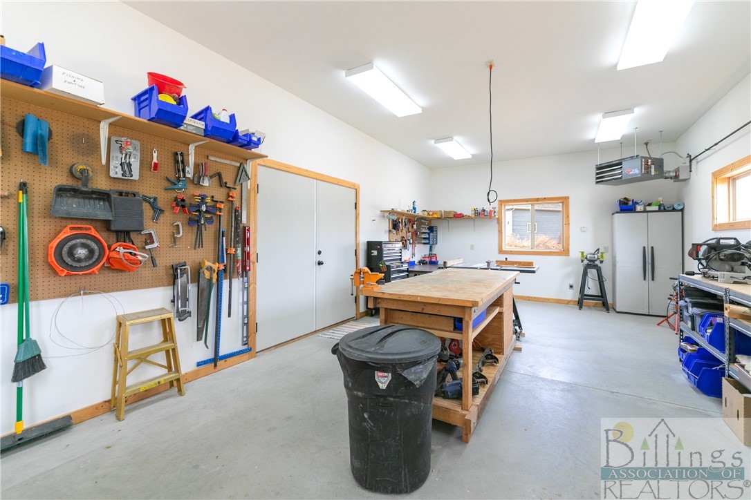 Laurel, Montana 59044, United States, 5 Bedrooms Bedrooms, ,3 BathroomsBathrooms,Residential,Pending,62943