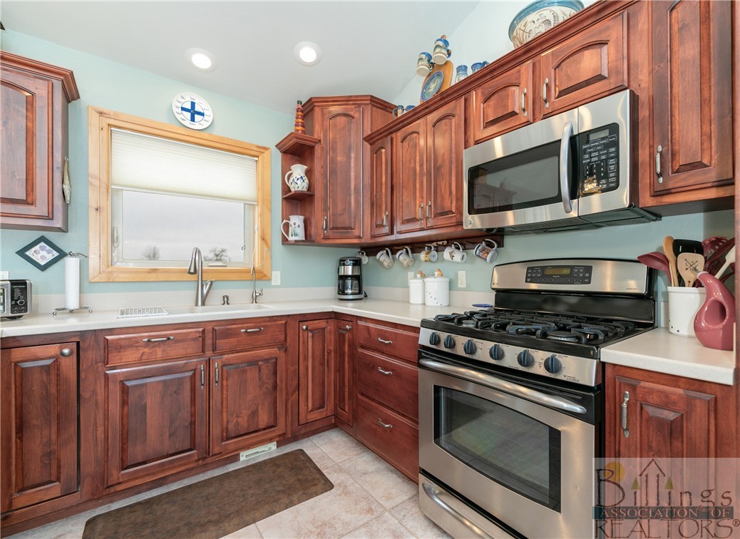 Laurel, Montana 59044, United States, 5 Bedrooms Bedrooms, ,3 BathroomsBathrooms,Residential,Pending,62943