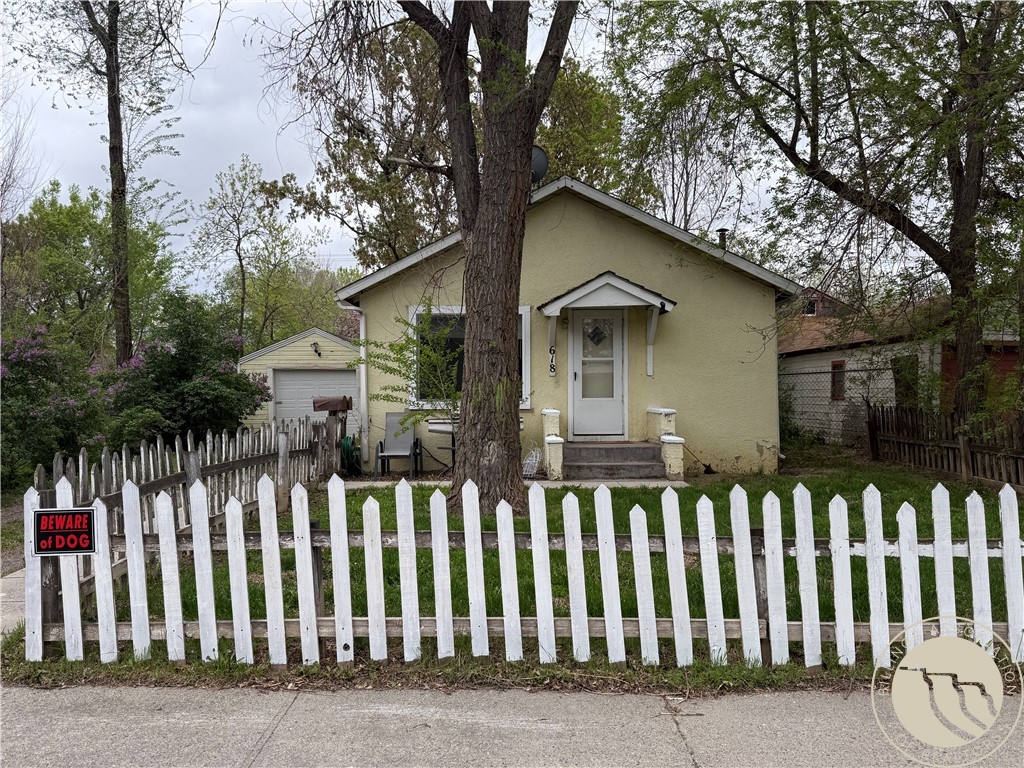 618 & 620 Howard Ave