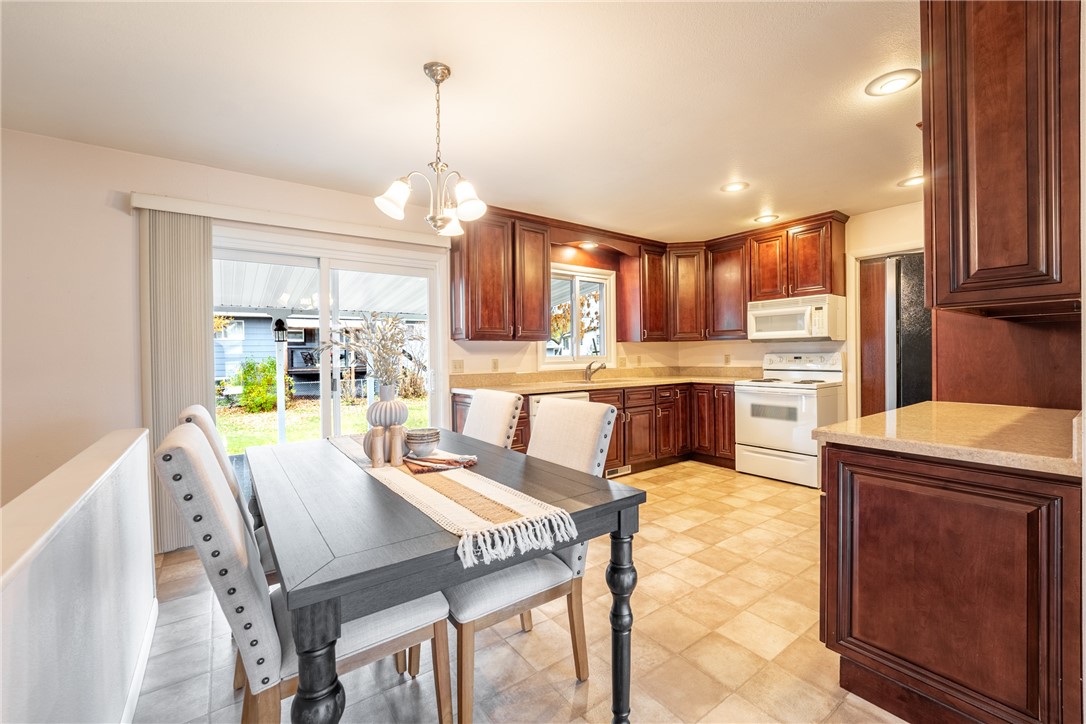 Billings, Montana 59102, United States, 5 Bedrooms Bedrooms, ,3 BathroomsBathrooms,Residential,Active,169671