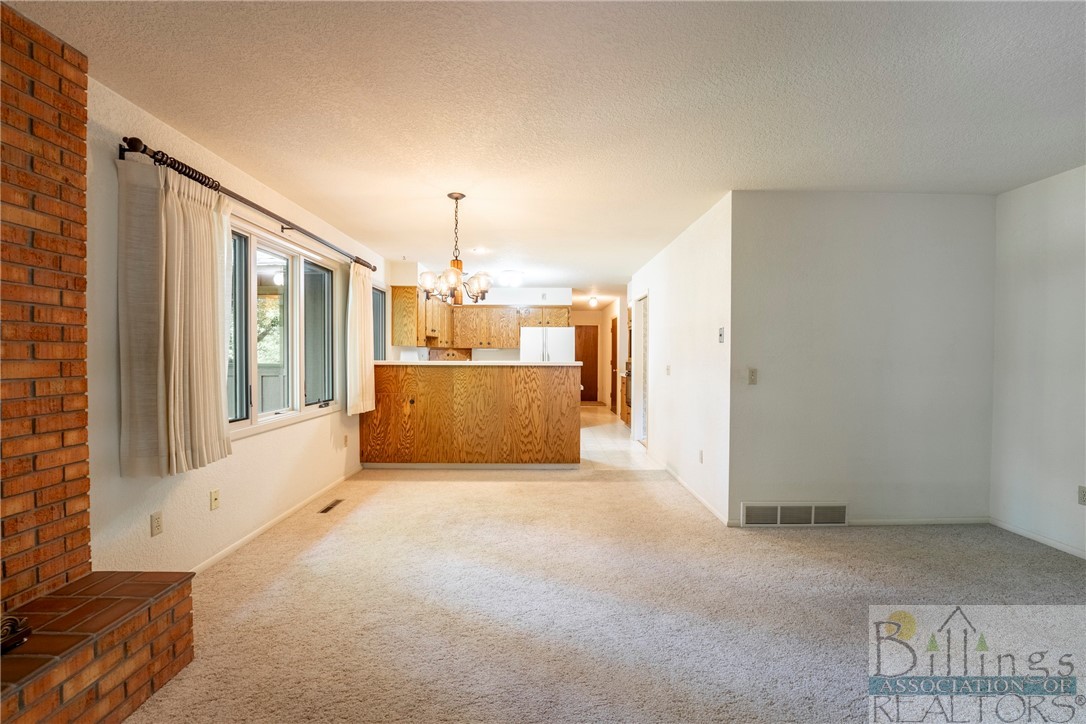 Billings, Montana 59102, United States, 4 Bedrooms Bedrooms, ,3 BathroomsBathrooms,Residential,Contingent,55029