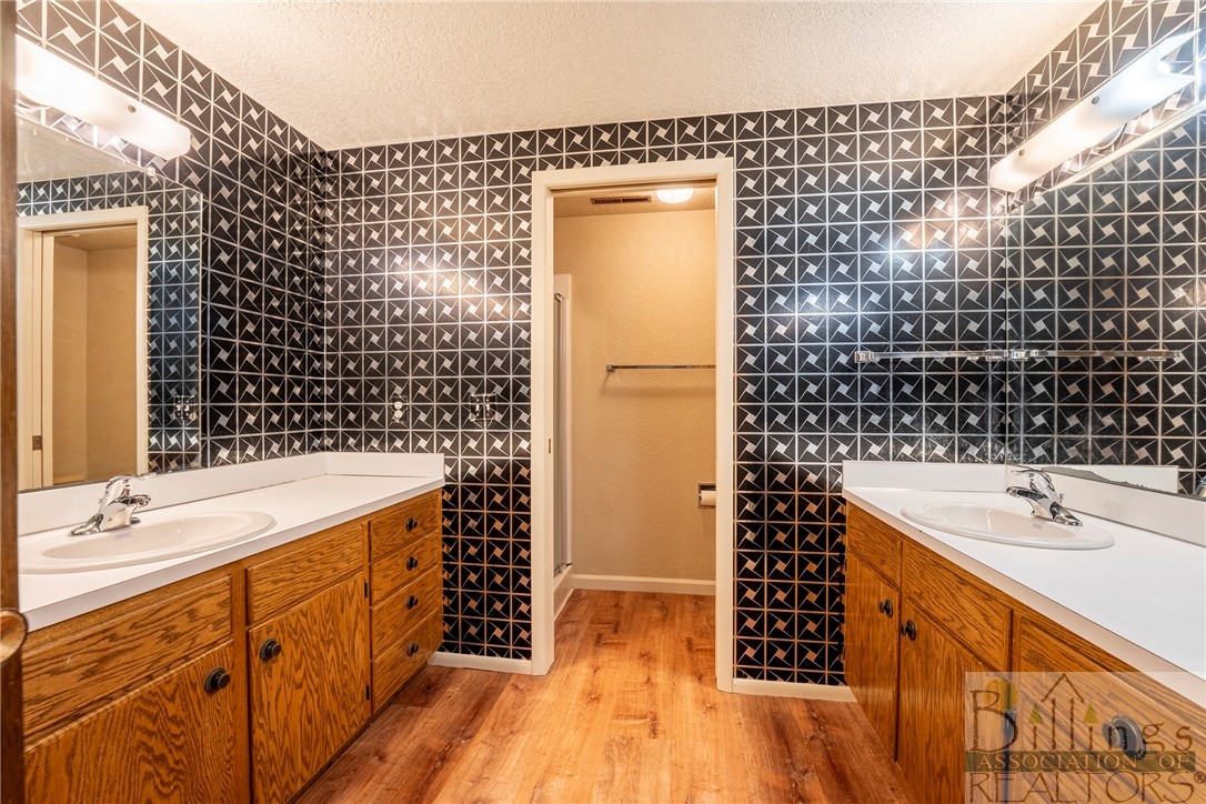 Billings, Montana 59102, United States, 4 Bedrooms Bedrooms, ,3 BathroomsBathrooms,Residential,Contingent,55029