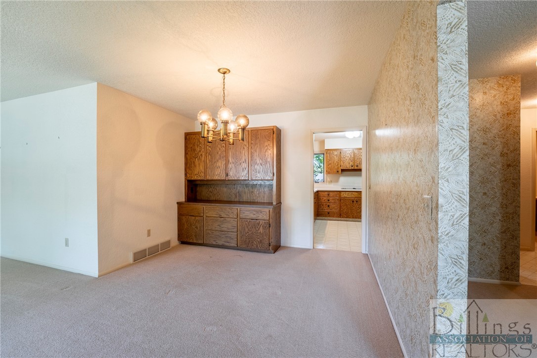 Billings, Montana 59102, United States, 4 Bedrooms Bedrooms, ,3 BathroomsBathrooms,Residential,Contingent,55029