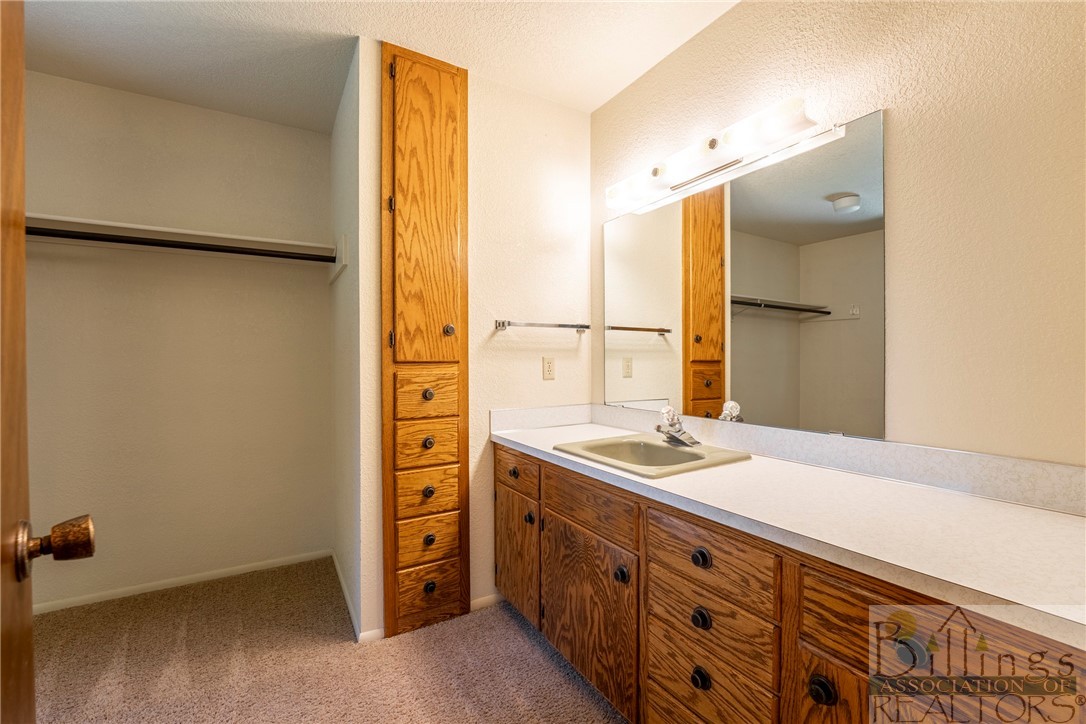 Billings, Montana 59102, United States, 4 Bedrooms Bedrooms, ,3 BathroomsBathrooms,Residential,Contingent,55029