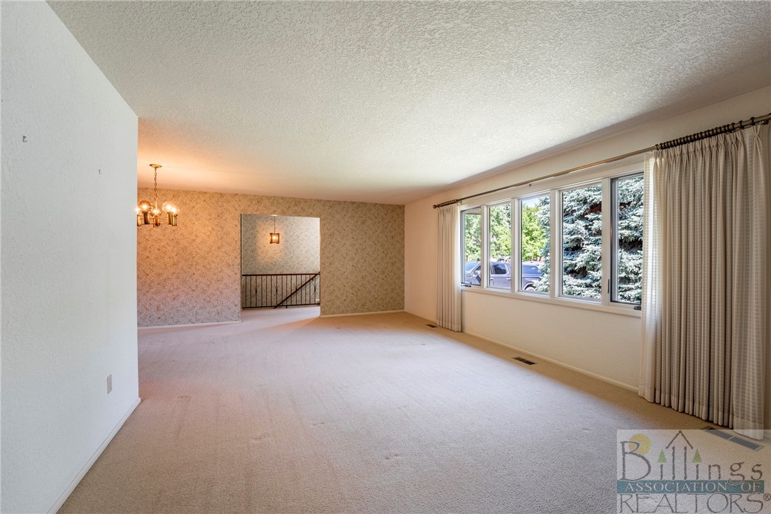 Billings, Montana 59102, United States, 4 Bedrooms Bedrooms, ,3 BathroomsBathrooms,Residential,Contingent,55029