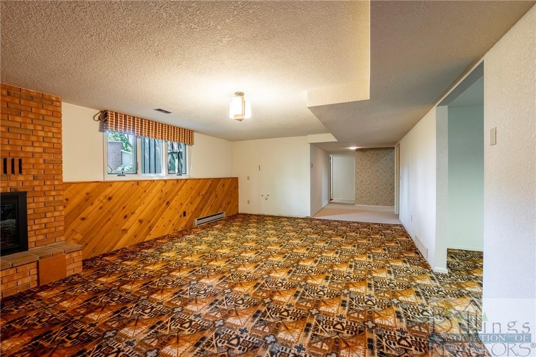 Billings, Montana 59102, United States, 4 Bedrooms Bedrooms, ,3 BathroomsBathrooms,Residential,Contingent,55029