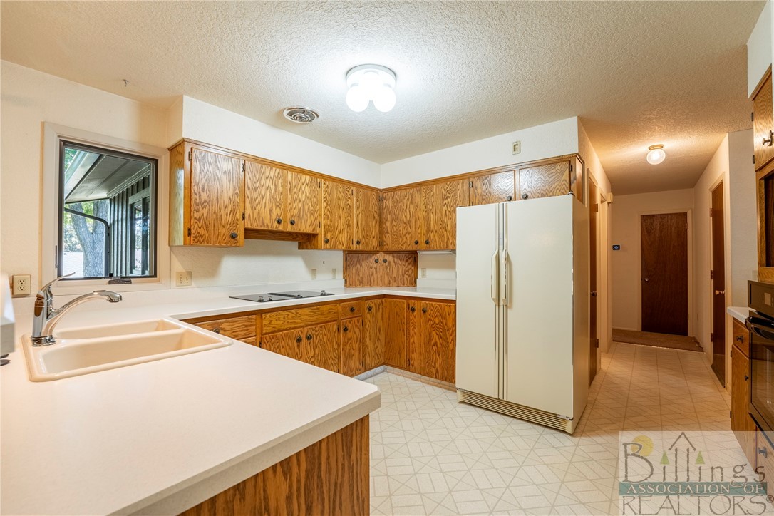 Billings, Montana 59102, United States, 4 Bedrooms Bedrooms, ,3 BathroomsBathrooms,Residential,Contingent,55029