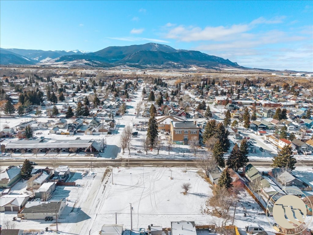 524 S Broadway Avenue S