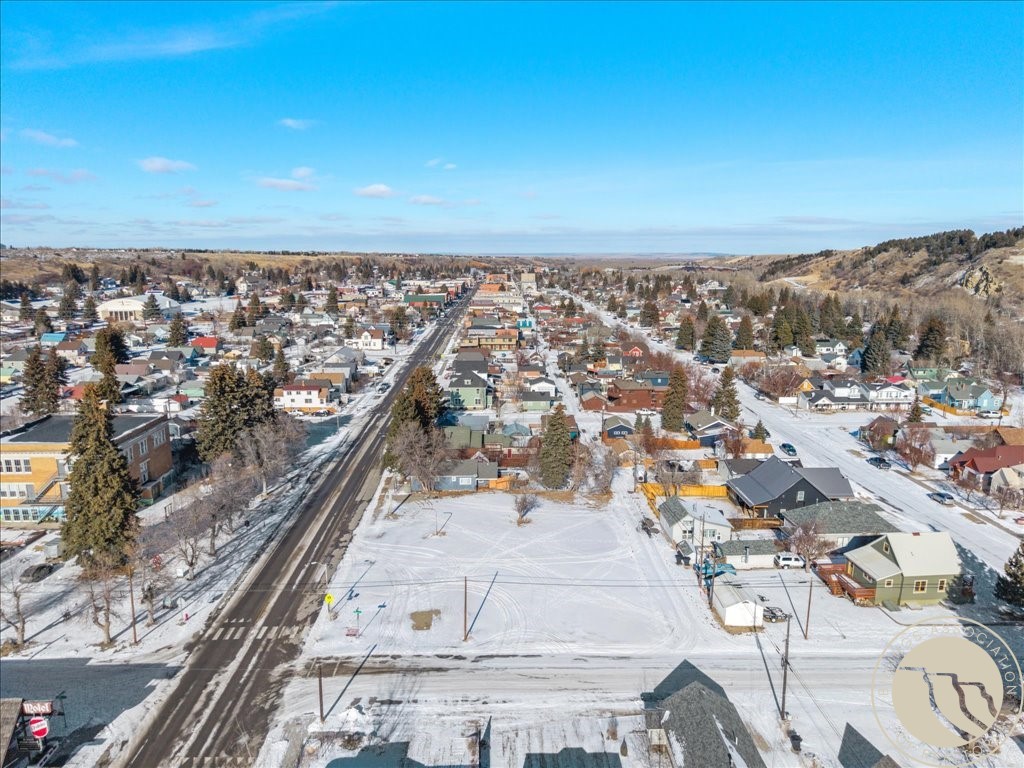 524 S Broadway Avenue S