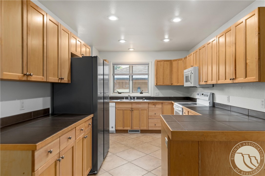 3385 Granger Avenue S 27