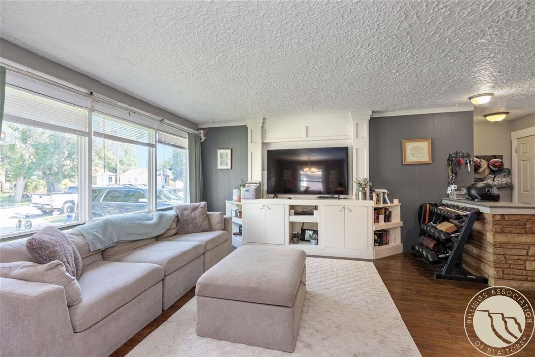 428 Custer