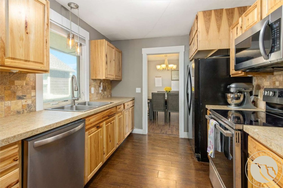428 Custer