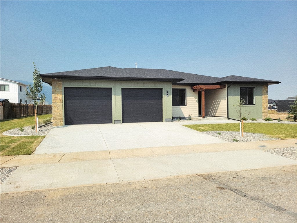 3005 Baneberry Avenue