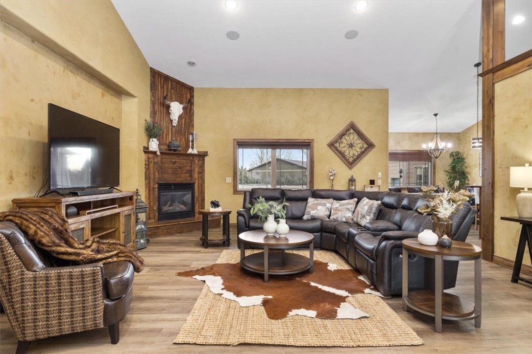 1627 Brookway Circle