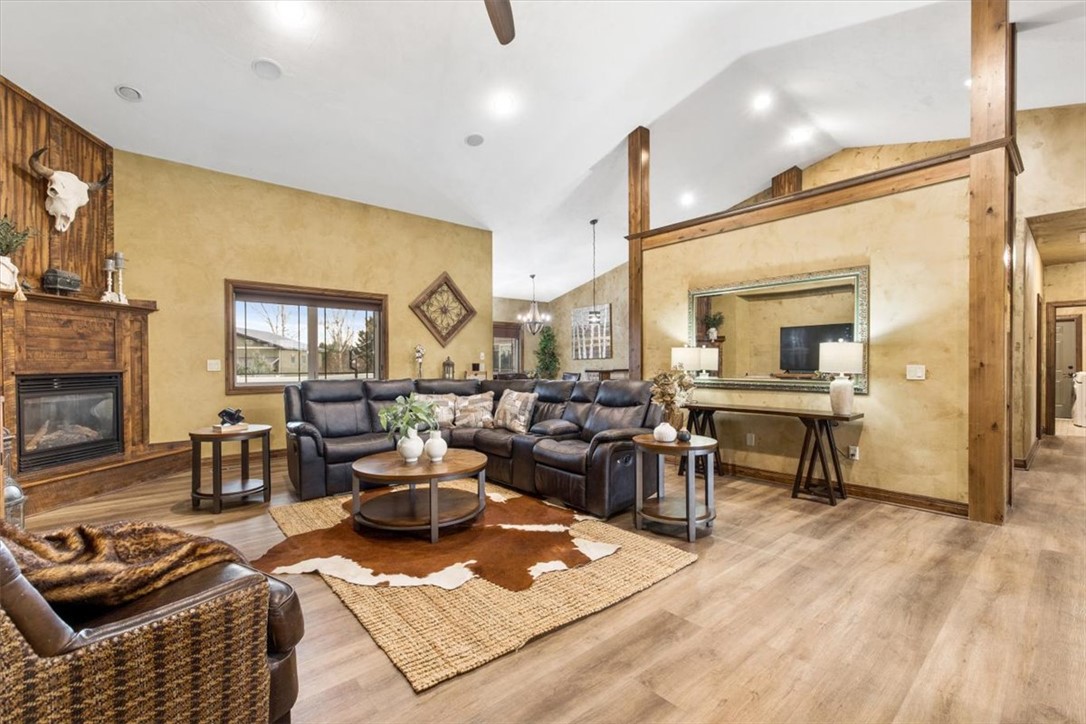 1627 Brookway Circle