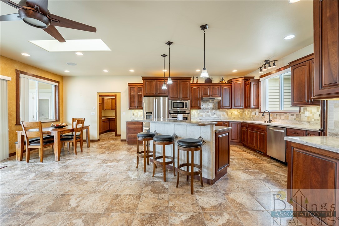 Billings, Montana 59106, United States, 3 Bedrooms Bedrooms, ,2 BathroomsBathrooms,Residential,Contingent,47874