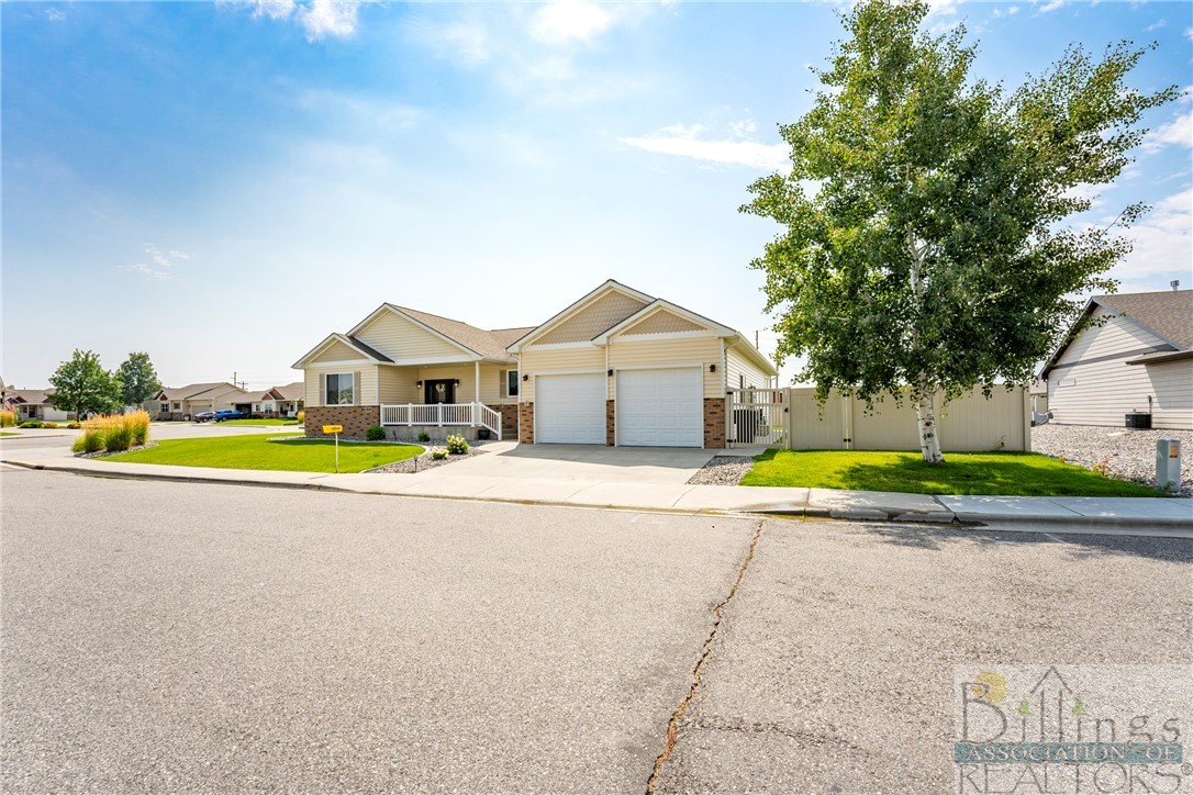 Billings, Montana 59106, United States, 3 Bedrooms Bedrooms, ,2 BathroomsBathrooms,Residential,Contingent,47874