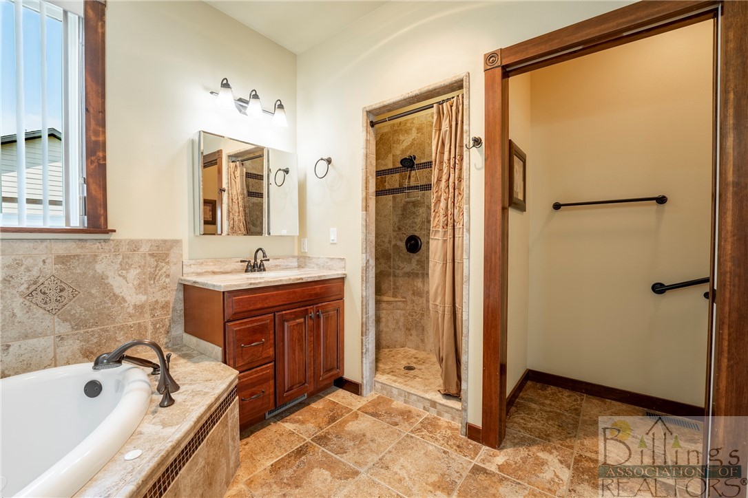 Billings, Montana 59106, United States, 3 Bedrooms Bedrooms, ,2 BathroomsBathrooms,Residential,Contingent,47874