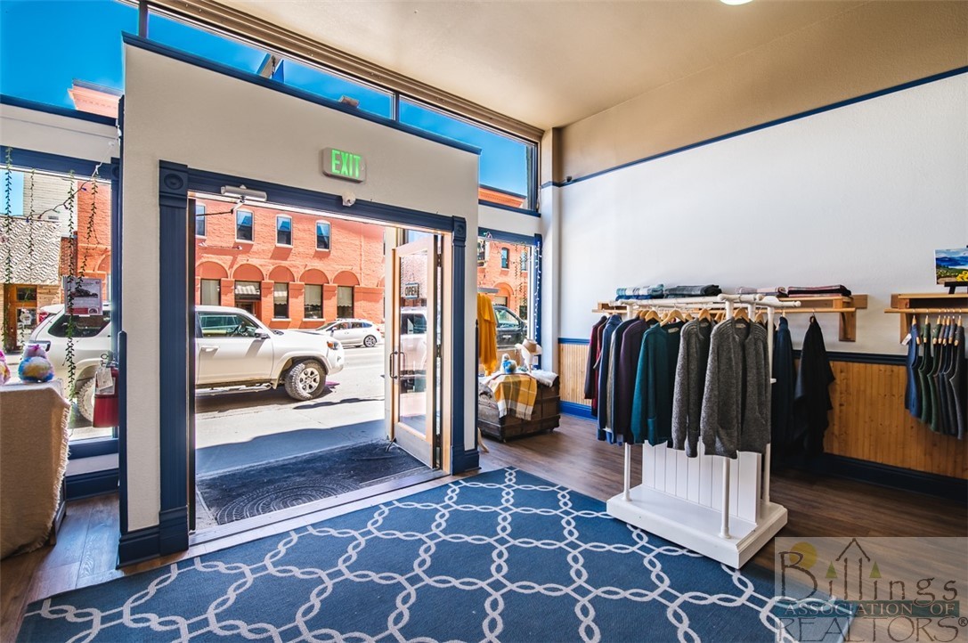9 Broadway Avenue N