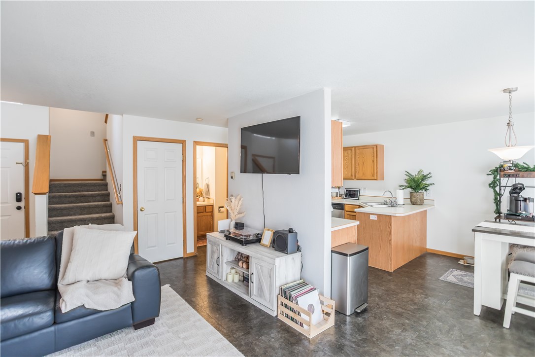 626 S 38th Street W 37