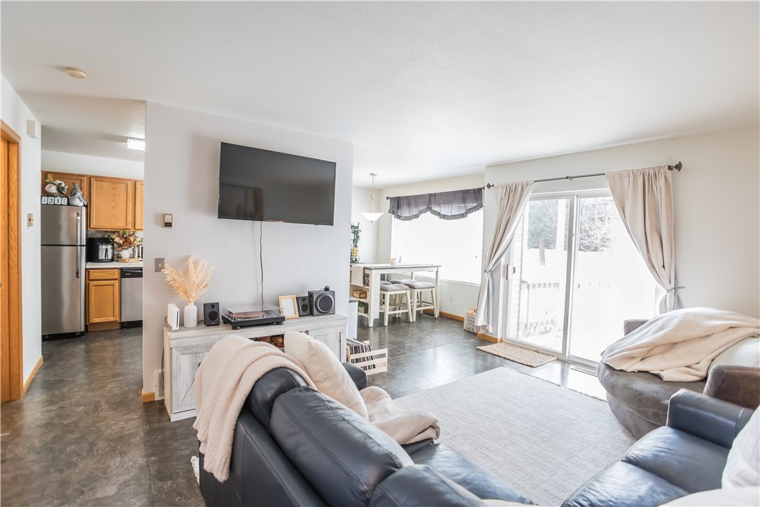 626 S 38th Street W 37