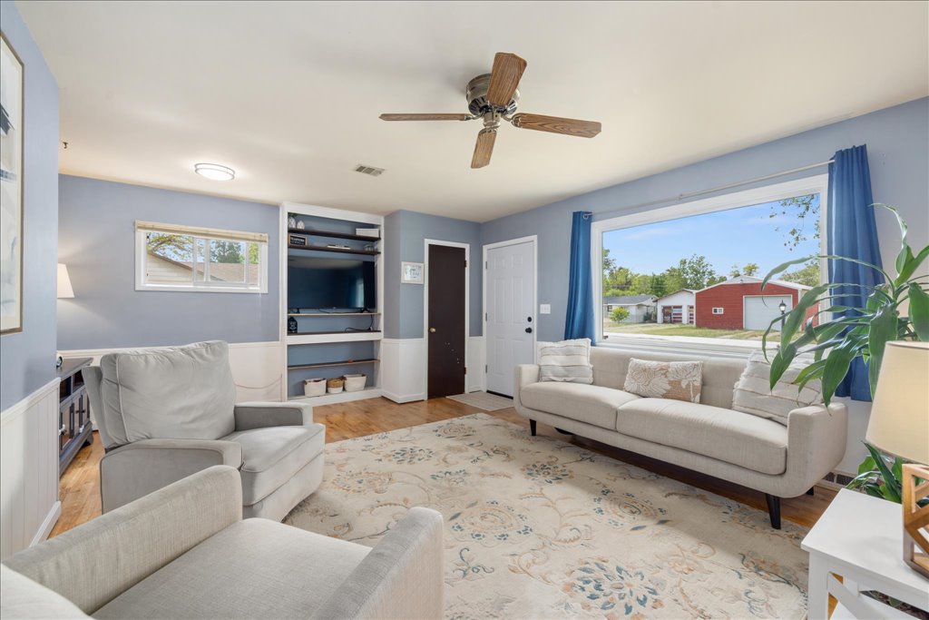 421 Hillview Lane