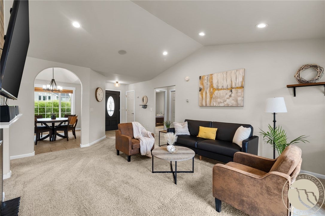 2125 Saddleback Drive
