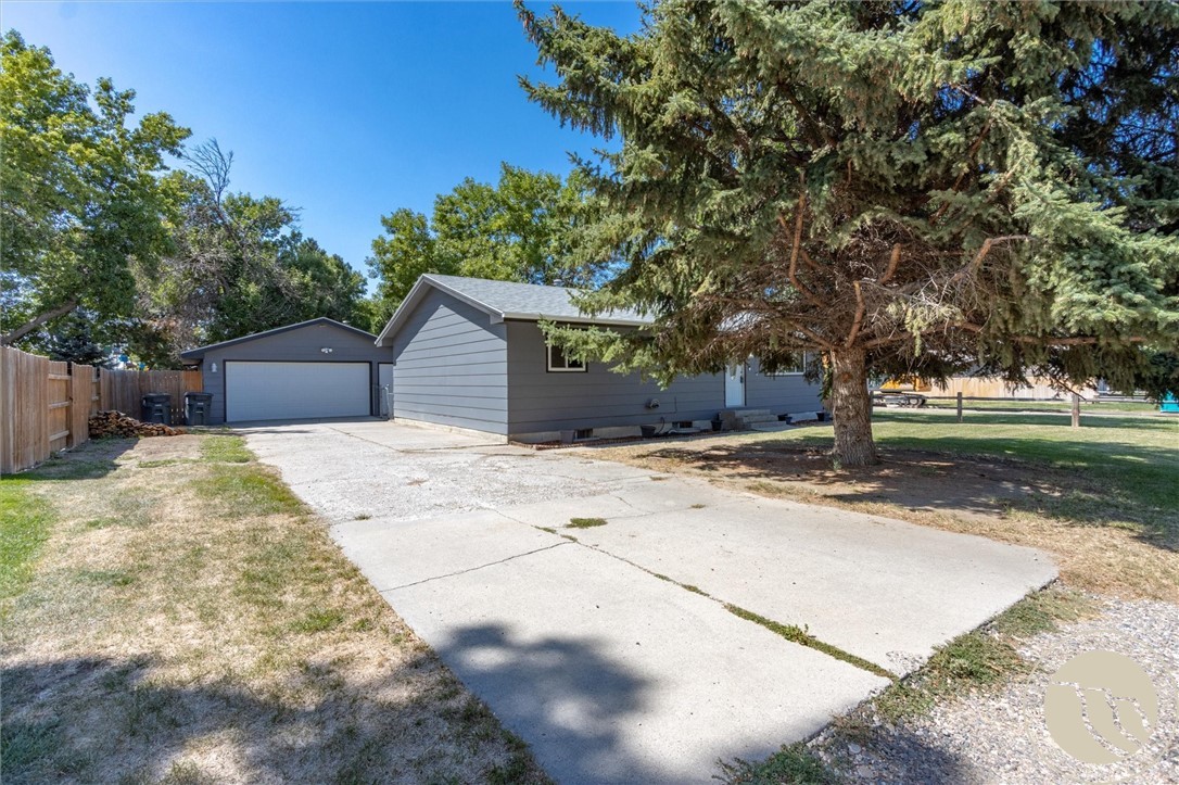 908 Saddle Lane