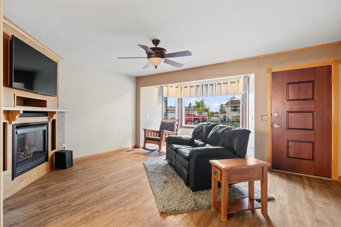 5718 Creekview Drive