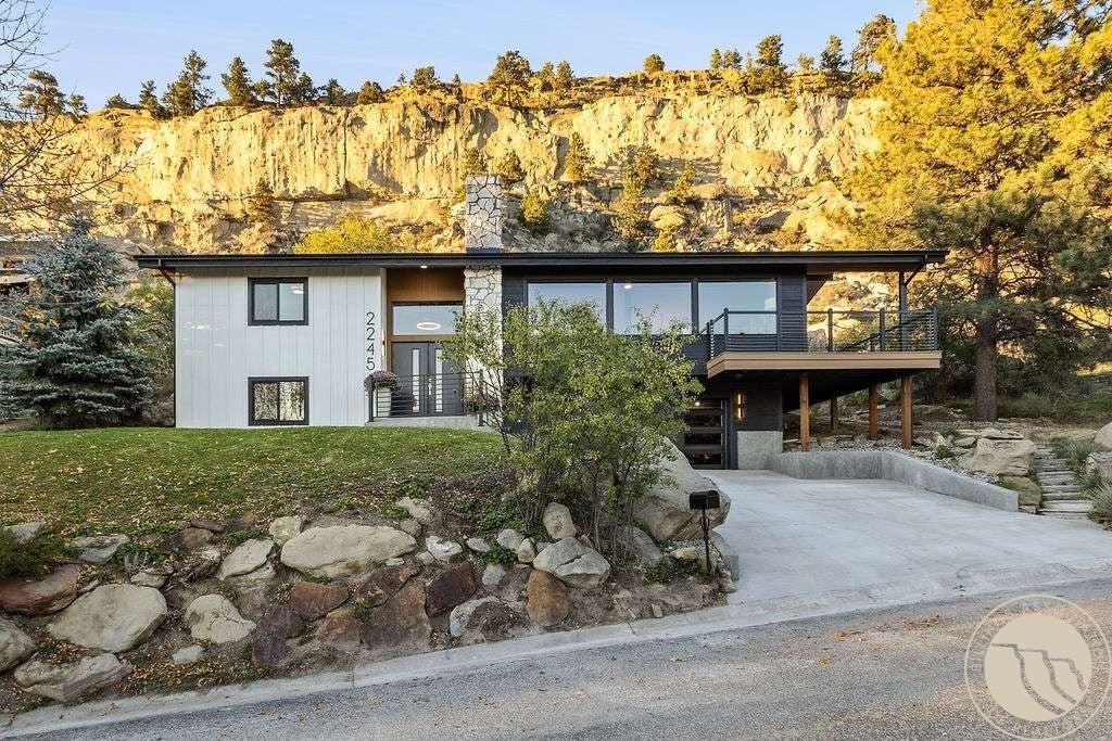 2245 Fairview Place