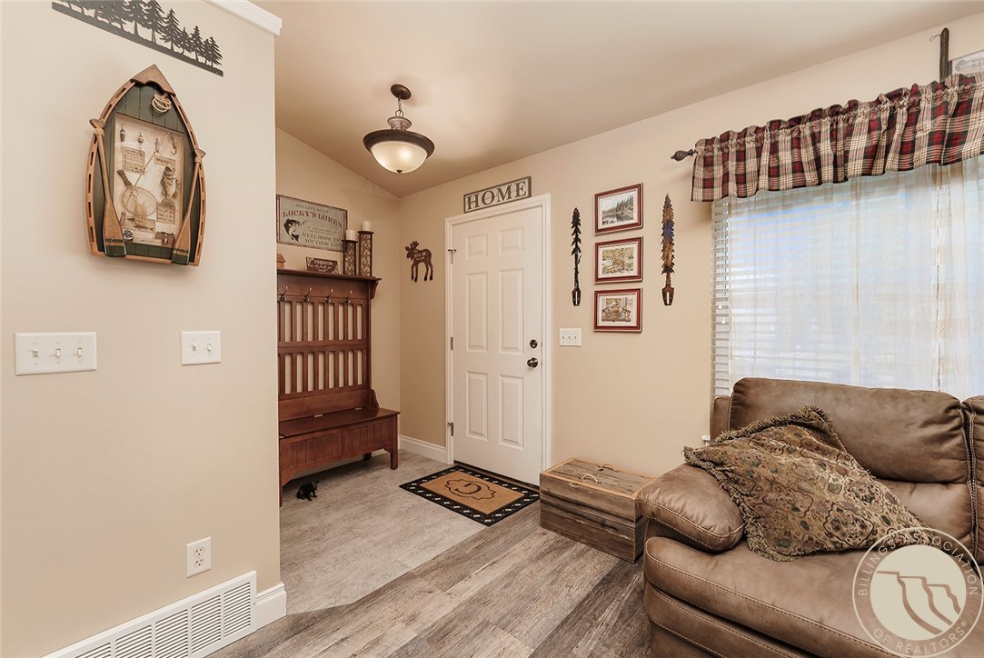 1747 Tiburon Lane