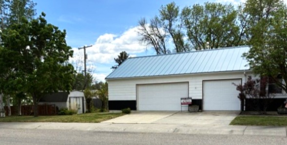 218 W Maryland Lane 218