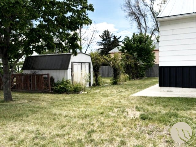 218 W Maryland Lane 218