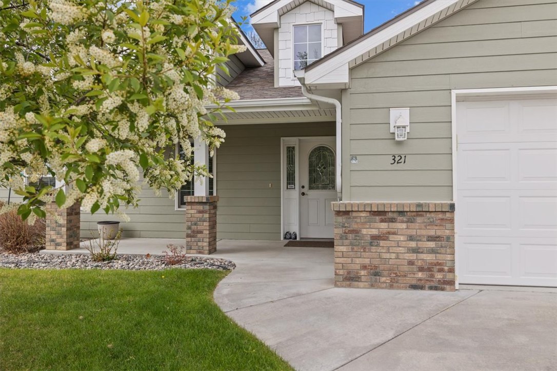 321 Stonegate Circle