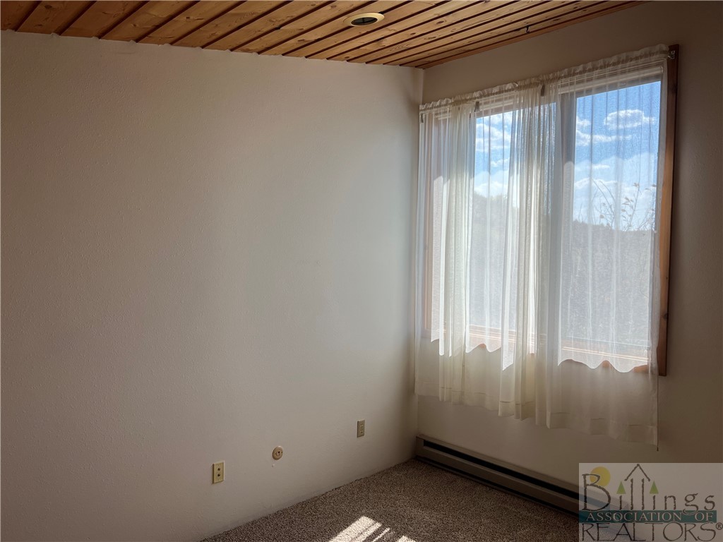 Billings, Montana 59101, United States, 3 Bedrooms Bedrooms, ,2 BathroomsBathrooms,Residential,Pending,70631