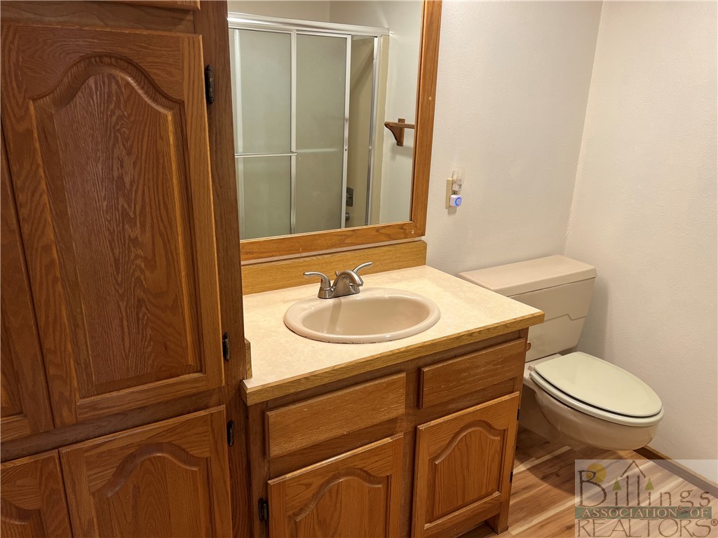 Billings, Montana 59101, United States, 3 Bedrooms Bedrooms, ,2 BathroomsBathrooms,Residential,Pending,70631