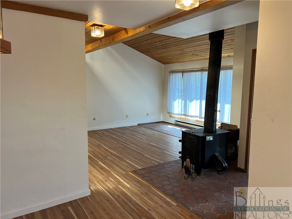 Billings, Montana 59101, United States, 3 Bedrooms Bedrooms, ,2 BathroomsBathrooms,Residential,Pending,70631