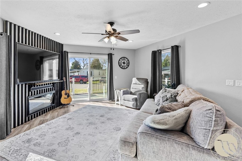 Photo of 3929 N Tanager Lane, Billings, MT 59102 (MLS # 358543)