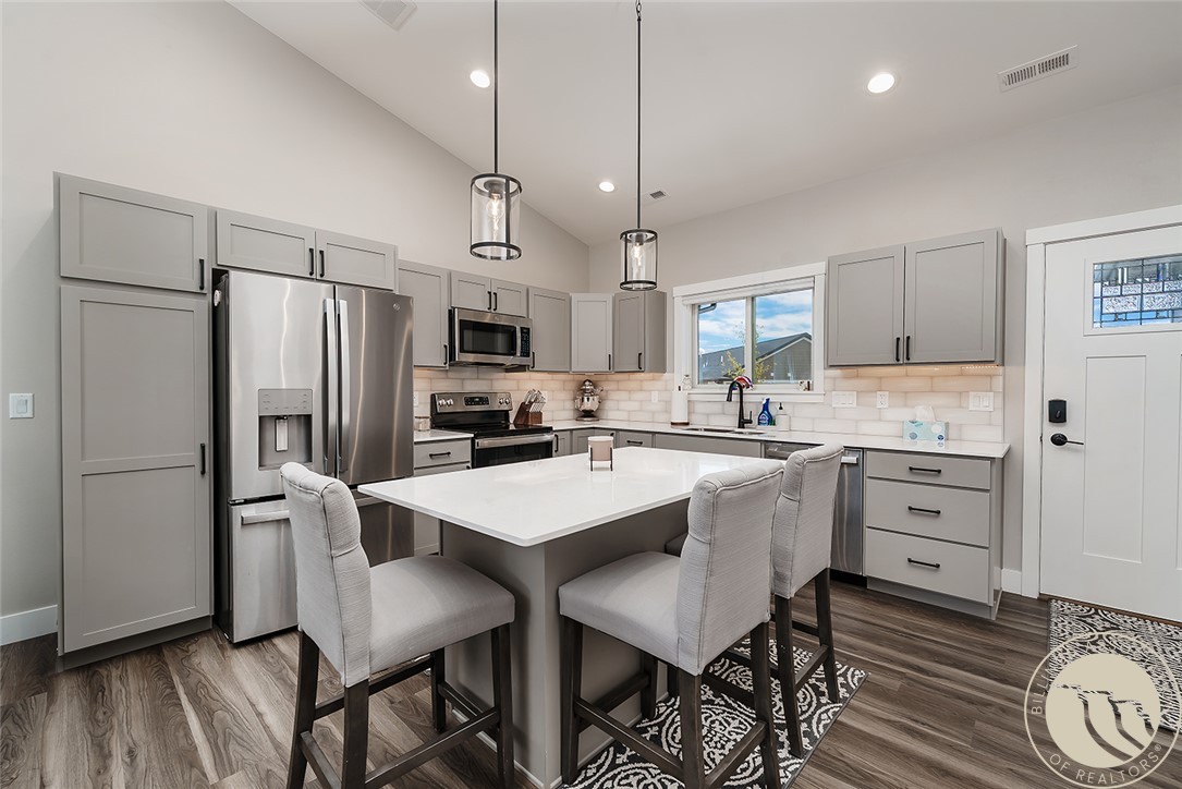 6403 Signal Peak Avenue