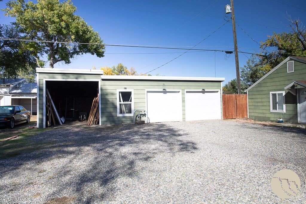 1122 Bench Boulevard