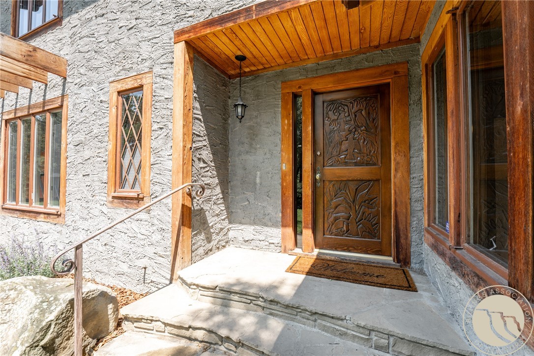 1116 8th Street W