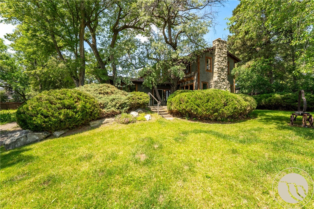1116 8th Street W