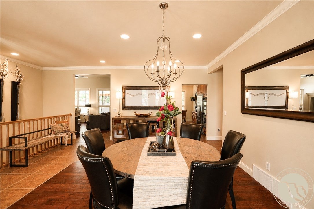 313 Eastlake Circle