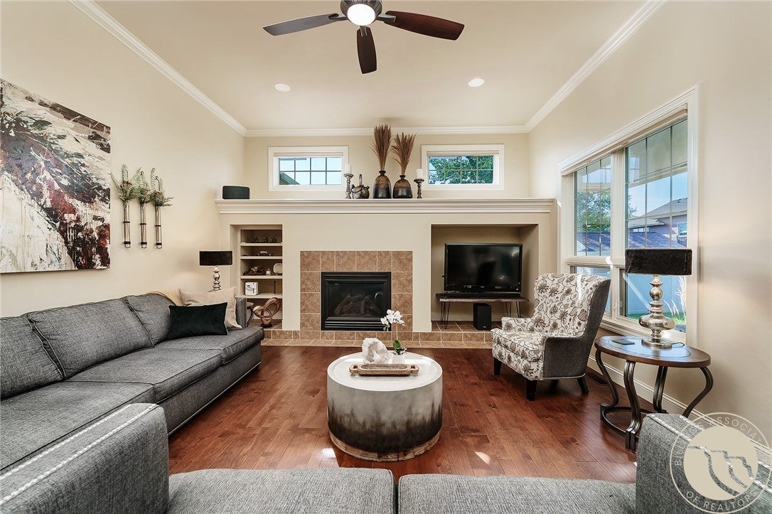 313 Eastlake Circle