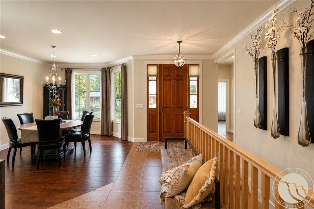313 Eastlake Circle
