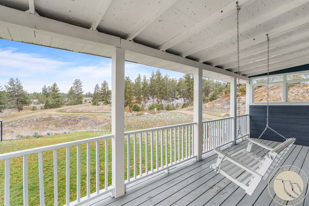 72 Pioneer Trail