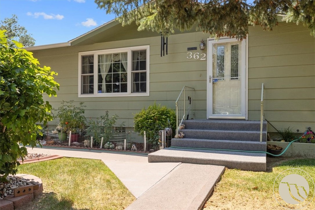 362 Phyllis Circle E
