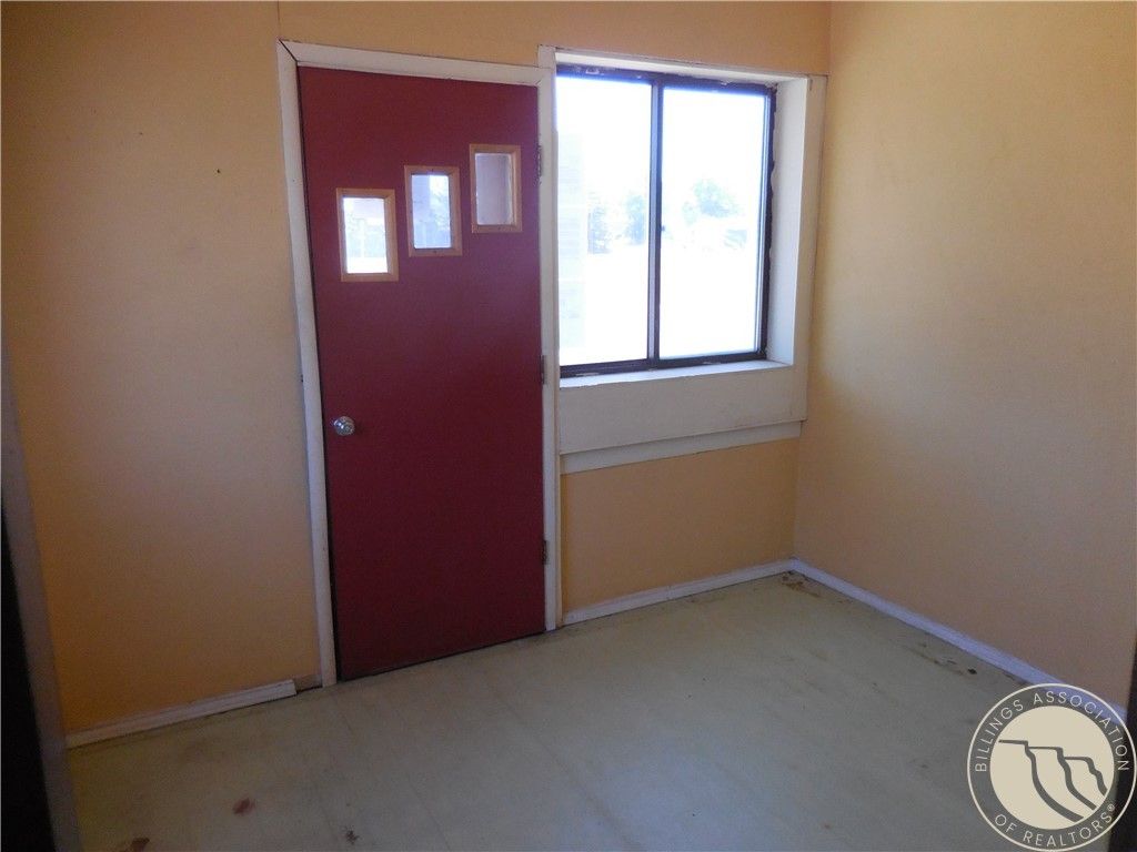 Photo of 124 Lincoln Ave NW Ave, Sidney, MT 59270 (MLS # 357722)